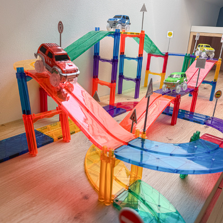 Klocki magnetyczne Tor wyścigowy 78 el. MAGNICREATIX